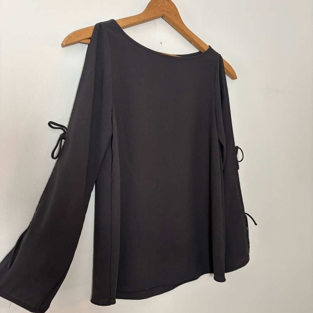 Aritzia Wilfred Pozzi Blouse – Black | Open Sleeve Tie Detail | Size XXS